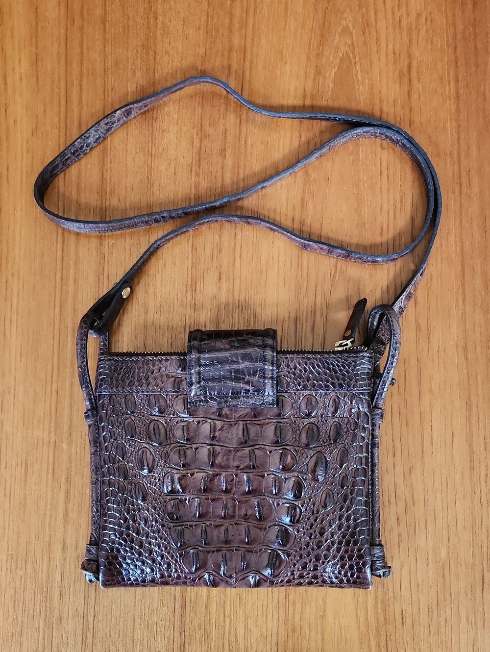 Brahmin "Mojito" Pecan Brown Croc-Embossed Leather Crossbody with Gold Hardware - Picture 2 of 10